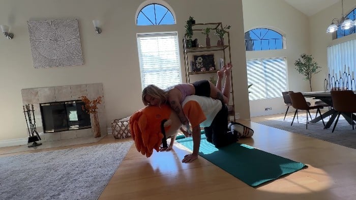 [PornDudeCasting] Kathryn Mae And Porndude Teach Yoga And Filmmaking - 2024-12-06 - 2160p